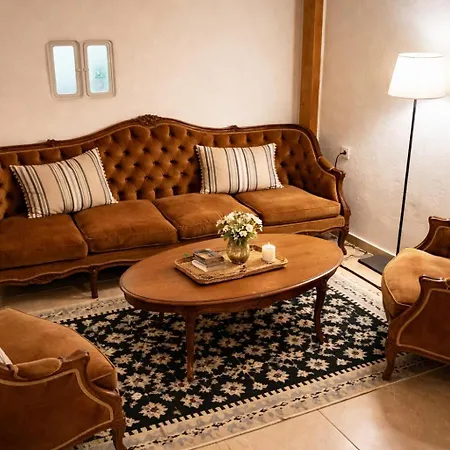 Alma-maroon Klara & Rachel 펜션 Drymon