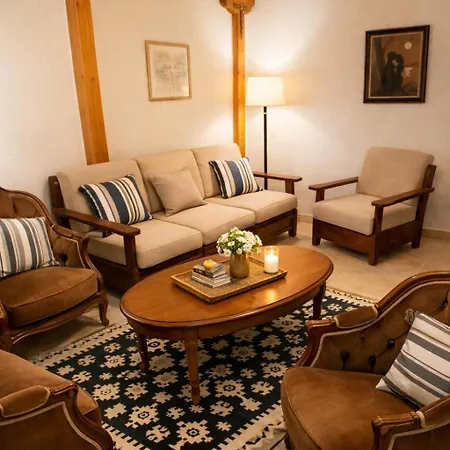 Alma-maroon Klara & Rachel *