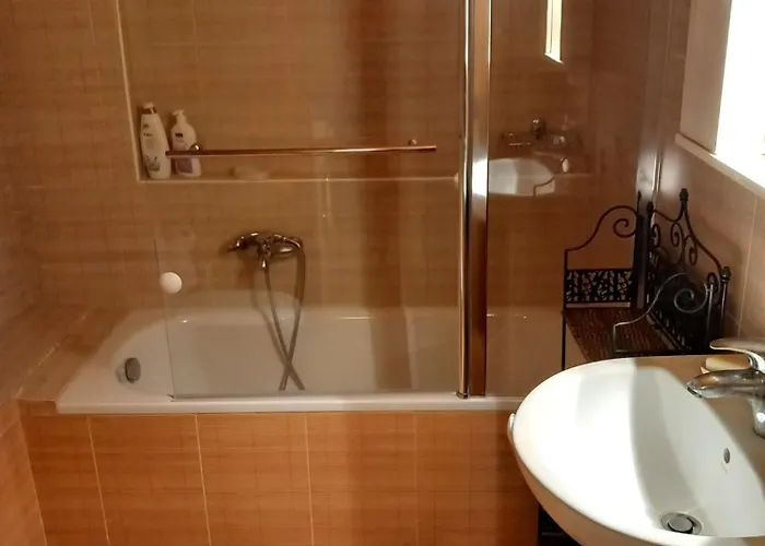 Alma-maroon Klara & Rachel 펜션 Drymon