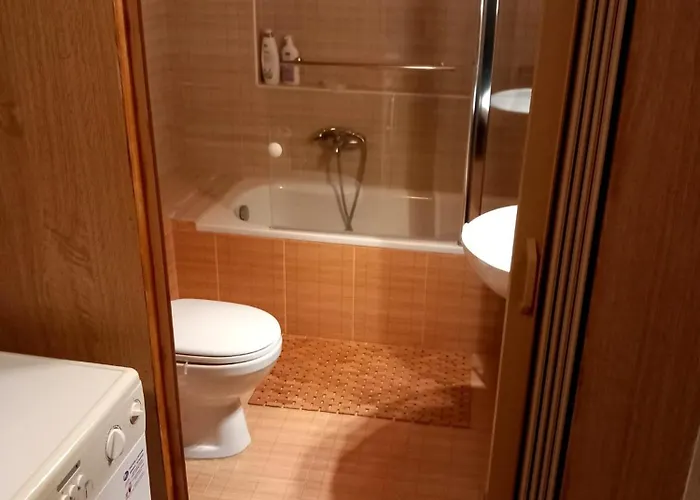 Alma-maroon Klara & Rachel 펜션 *