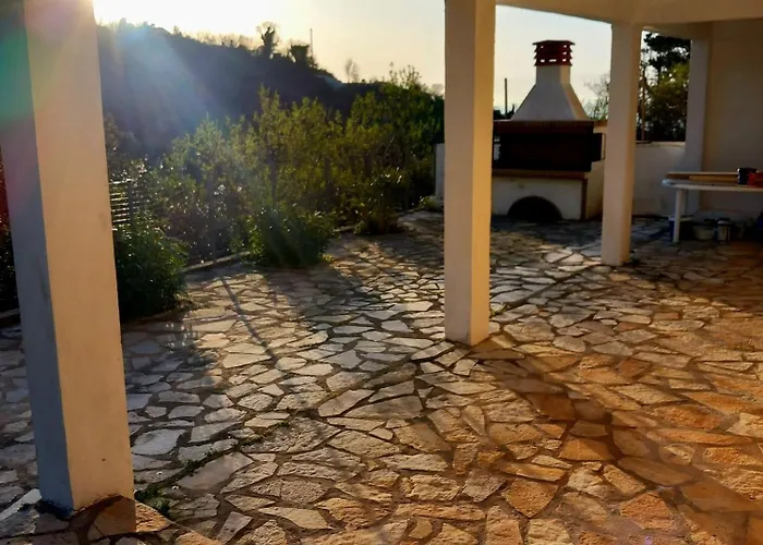 Alma-maroon Klara & Rachel