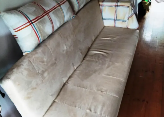 Alma-maroon Klara & Rachel Drymon